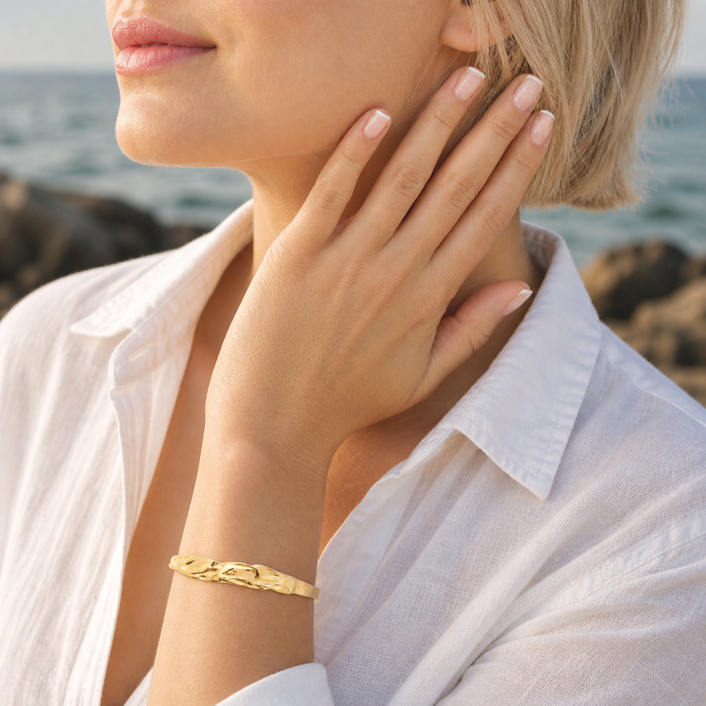 Teksturoitu rannerengas, kullan sävy