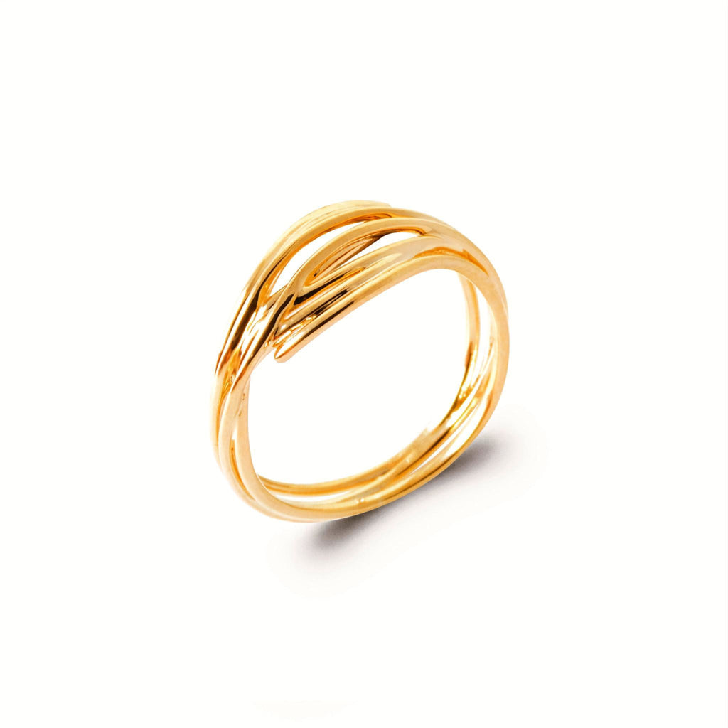 18K gold-plated interwoven band ring with flowing sculptural lines and a contemporary design by HNKO